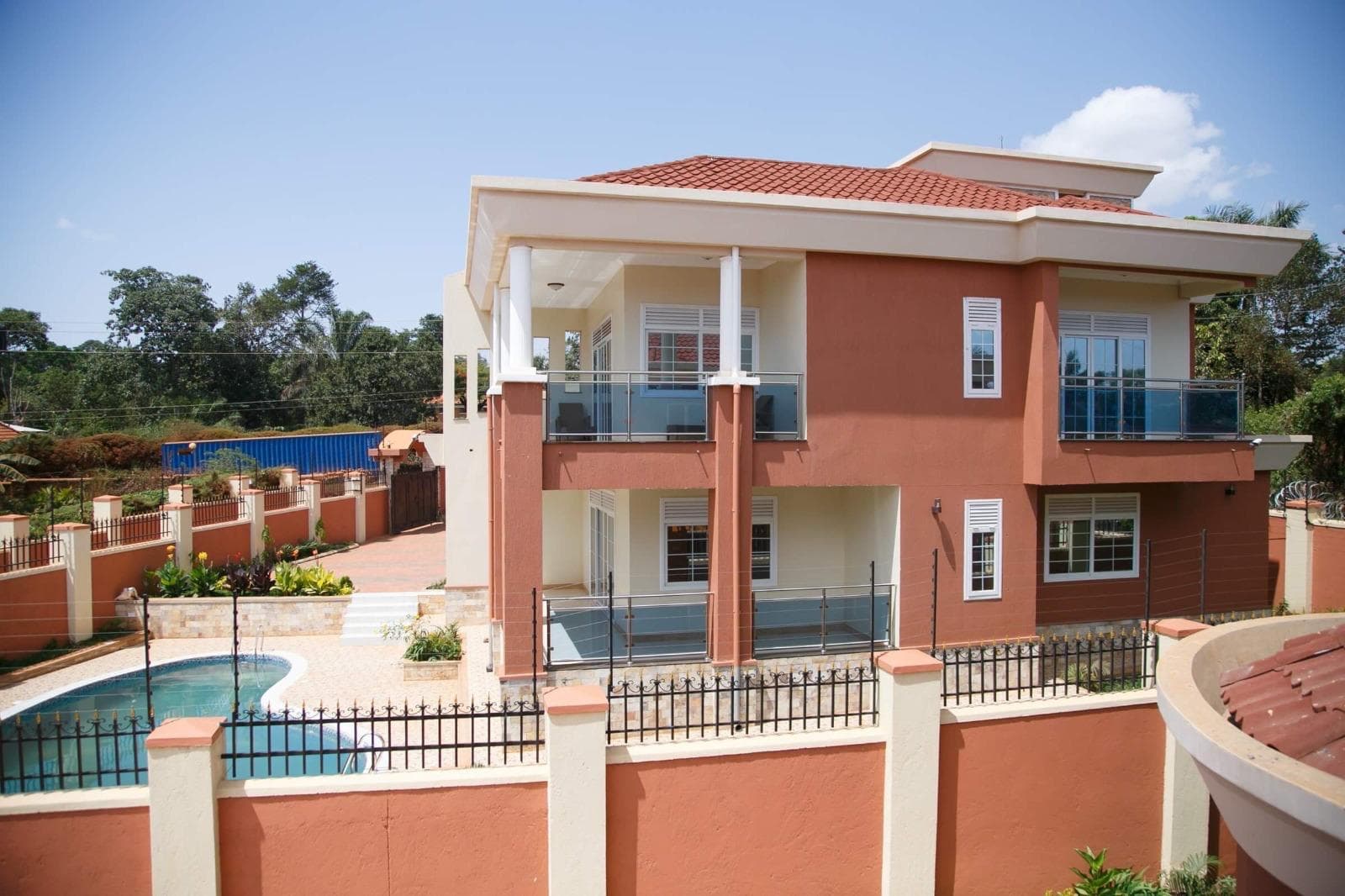 KAMPALA: RESIDENTIAL VILLAS - Image 3