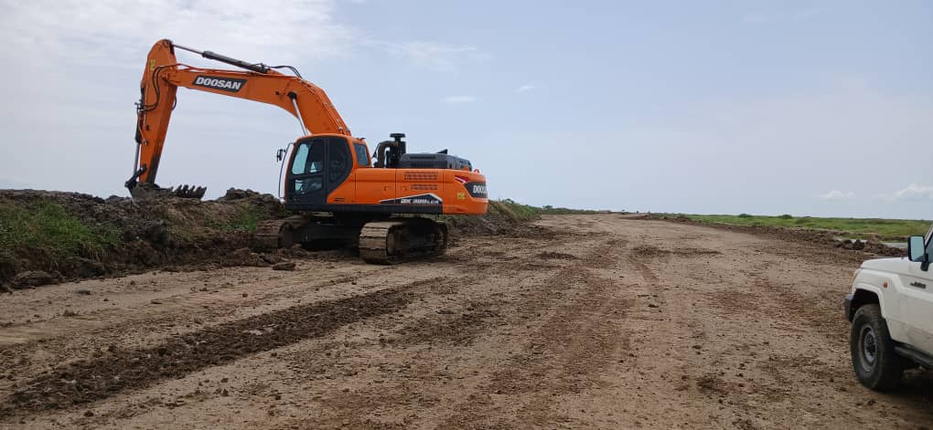 BOR: DYKE CONSTRUCTION - Image 1